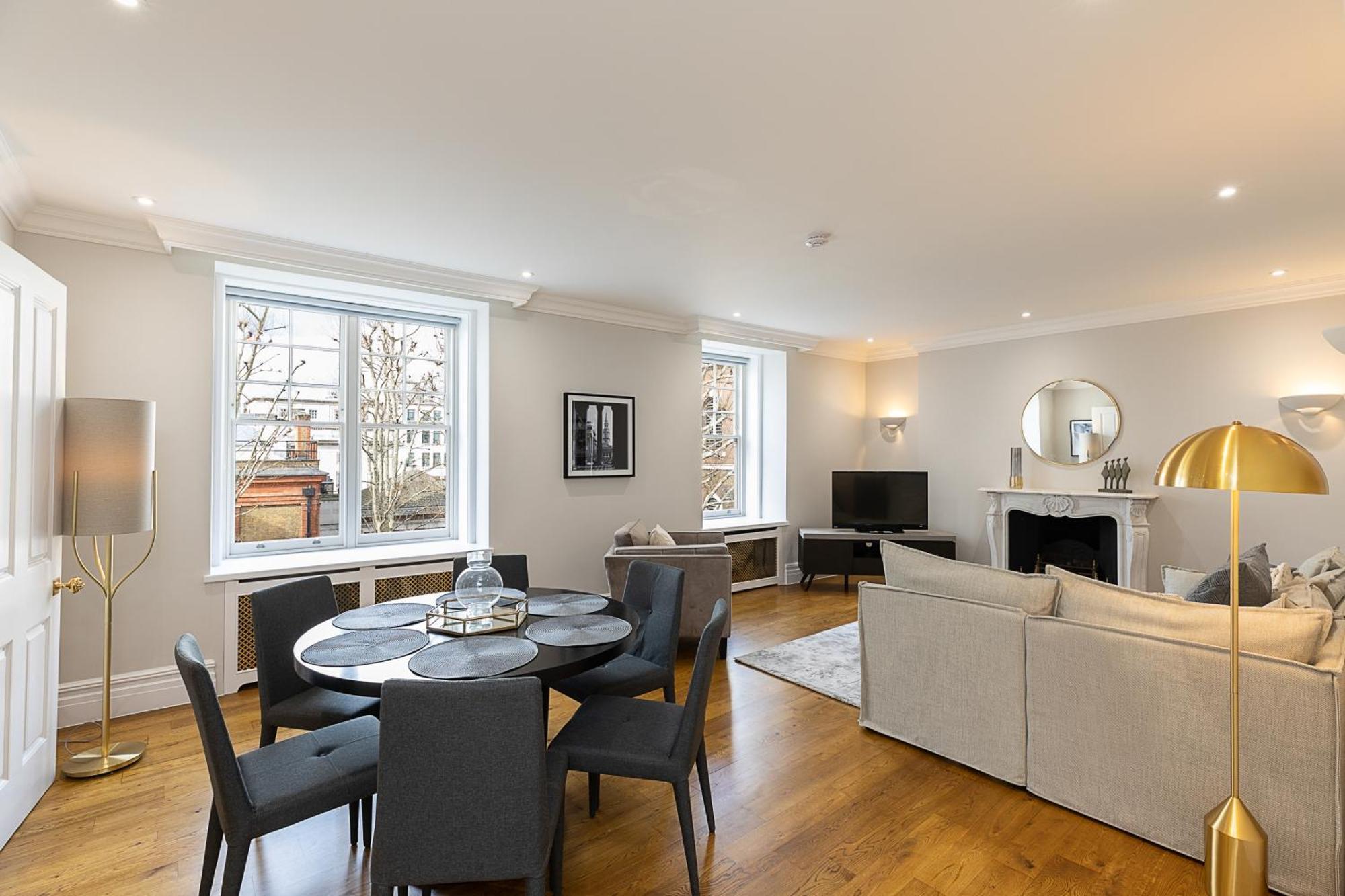 Astonishing Flats Near Mayfair & Piccadilly Circus * Londen
