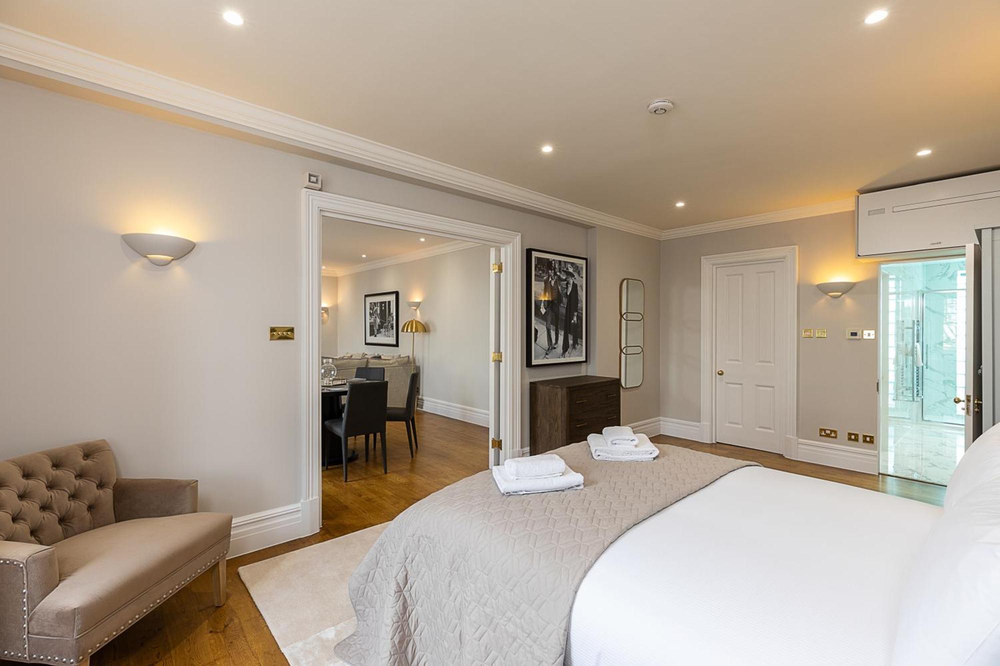 Astonishing Flats Near Mayfair & Piccadilly Circus Londen